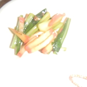 小松菜とかまぼこの七味炒め